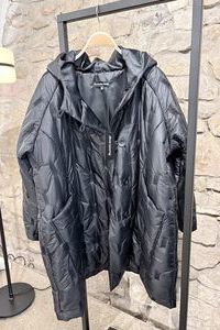 Kischella leichte Steppjacke mit Details