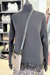 MUNICH FREEDOM SWEAT MIT SPITZE MUNICH FREEDOM SWEAT MIT SPITZE